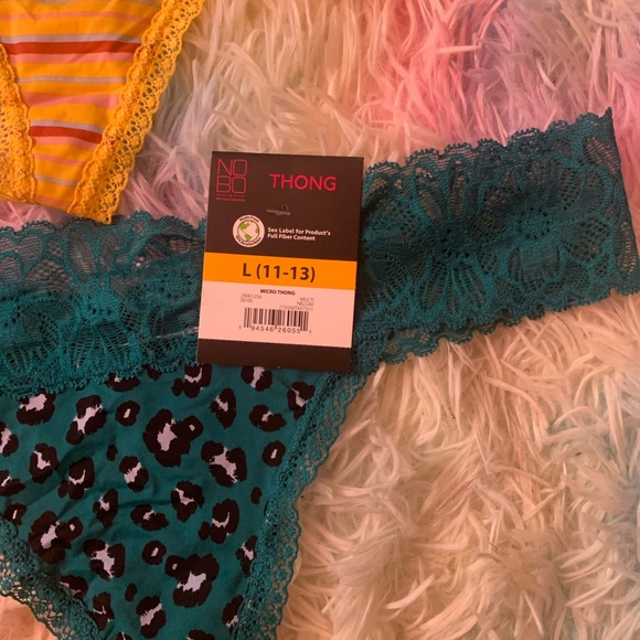 Thong bundle - Picture 2 of 3